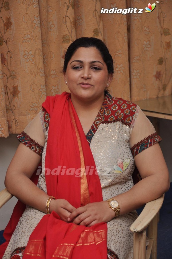 Kushboo Meets The Press After Court's Verdict