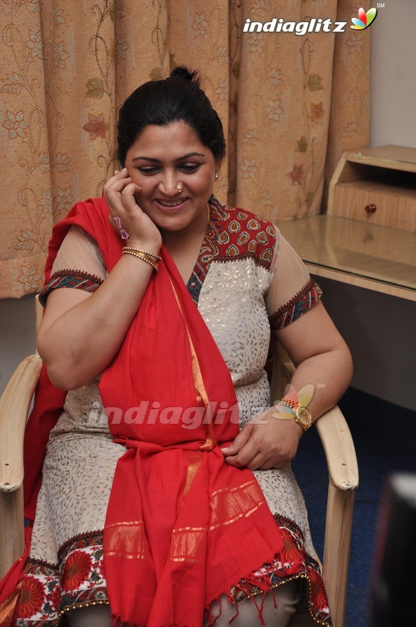 Kushboo Meets The Press After Court's Verdict