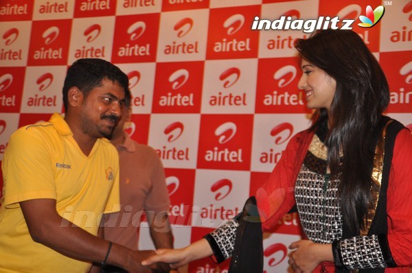 Lakshmi Rai Meets Airtel Contest Winners