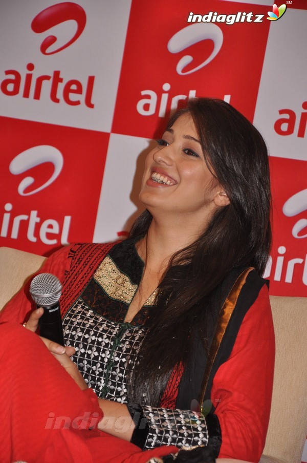 Lakshmi Rai Meets Airtel Contest Winners