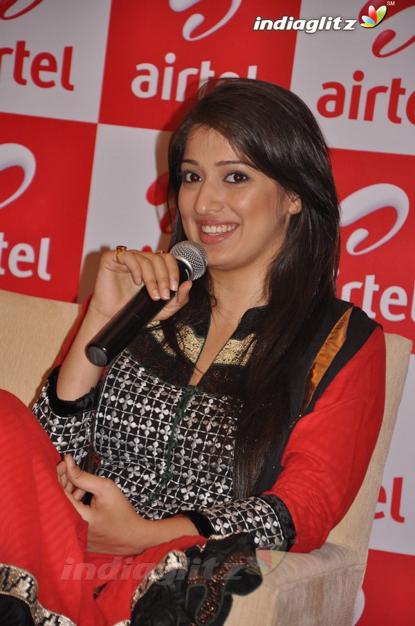 Lakshmi Rai Meets Airtel Contest Winners