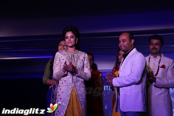 Bindhu Madhavi and Nadiya at The Madras Bridal Fashion Show