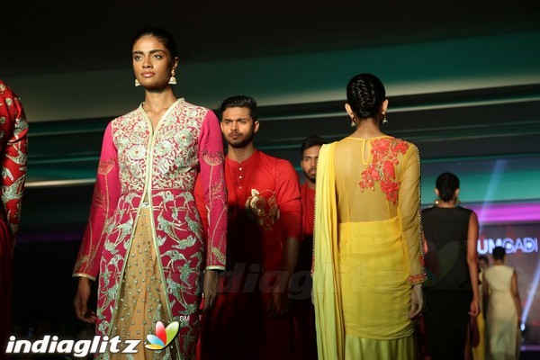 Bindhu Madhavi and Nadiya at The Madras Bridal Fashion Show