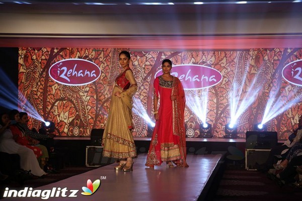 Bindhu Madhavi and Nadiya at The Madras Bridal Fashion Show