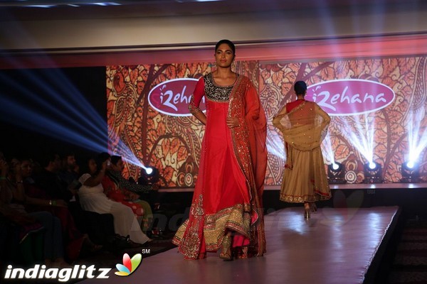 Bindhu Madhavi and Nadiya at The Madras Bridal Fashion Show