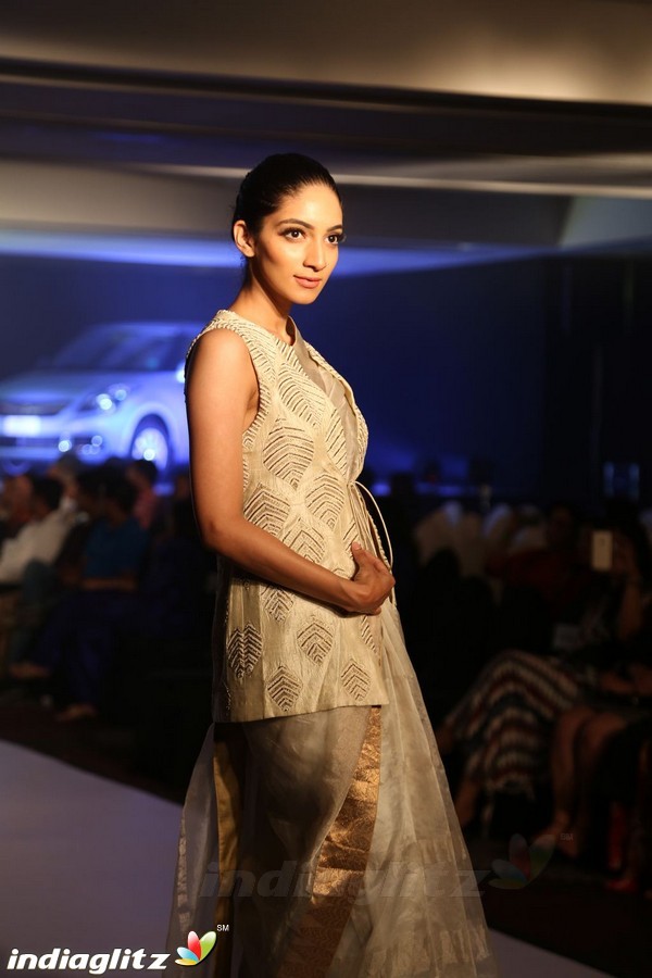 Bindhu Madhavi and Nadiya at The Madras Bridal Fashion Show