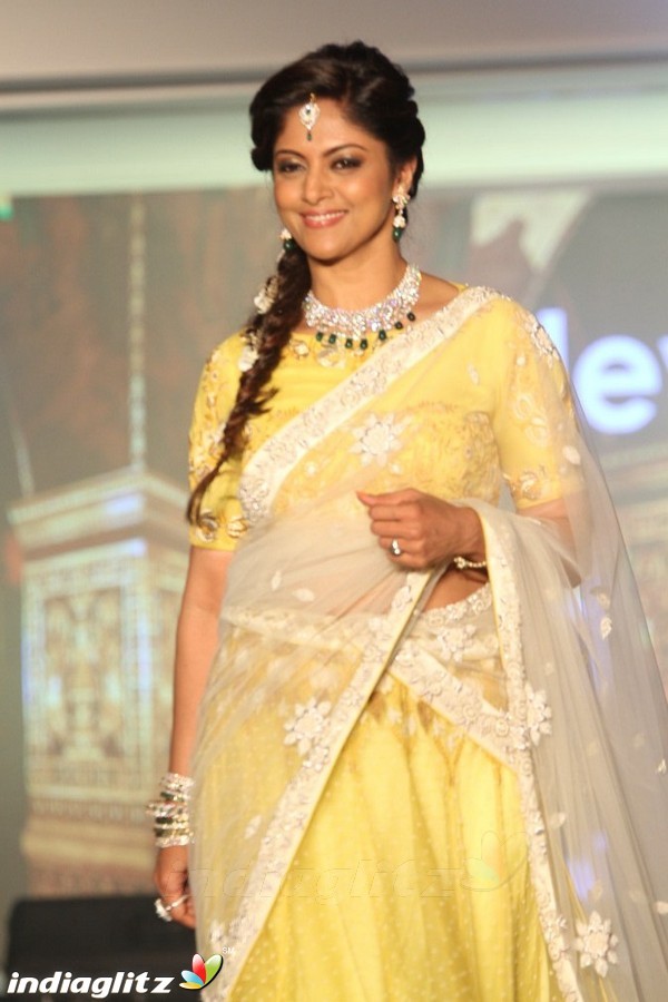 Bindhu Madhavi and Nadiya at The Madras Bridal Fashion Show