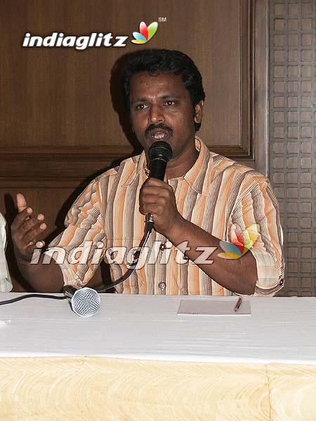 'Maya Kannadi' Press Meet