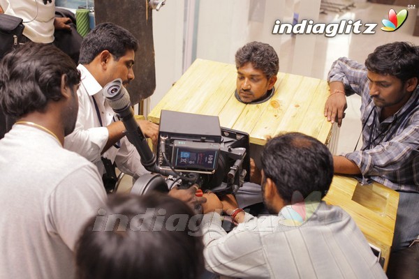 Nani & Samantha In The Sets Of 'Naan Ee'