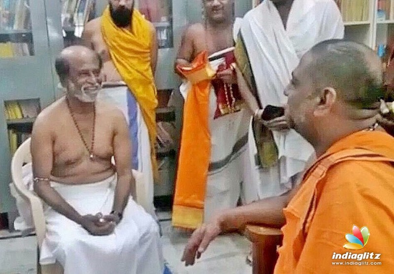 Rajinikanth visited mantralayam Ragavendra temple