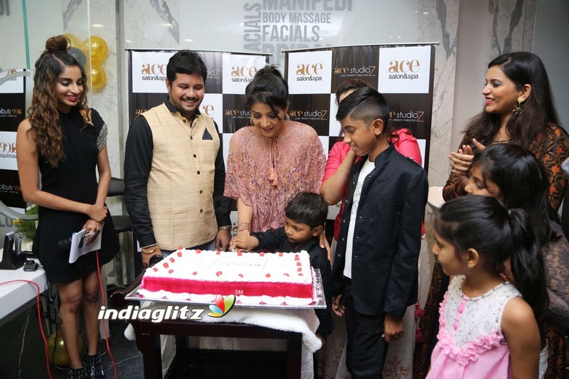 Actress Sakshi Agarwal Inaugurates Ace Studioz Salon & Spa