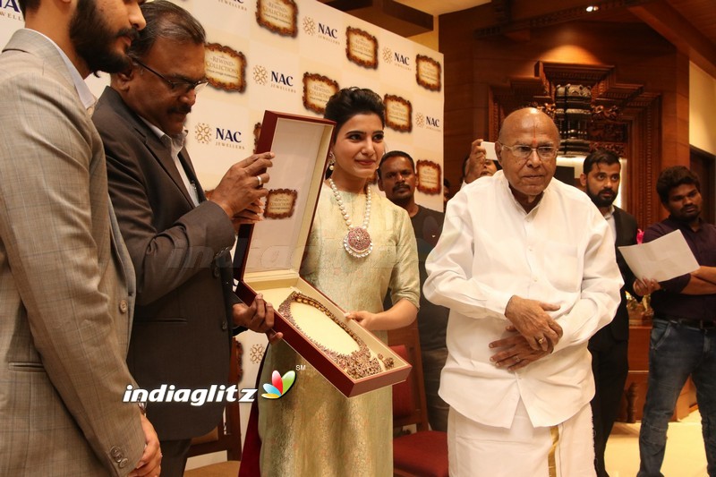 Samantha at Launch of NAC Jewelles Antique Exhibition