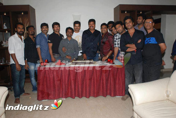 Shankar With 'Thuppakki' Team