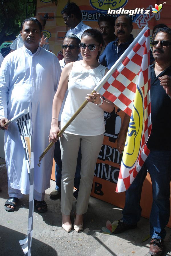 Sonia Aggarwal Flags Off Heritage Car Rally