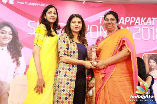 Janani Iyer at Thalappakatti Superwoman 2018 Award