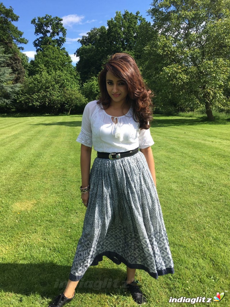 Trisha 'Mohini' UK Onlocation
