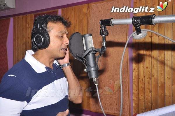 Unnikrishnan Sings For 'Nilavil Mazhai'