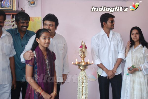 Vijay Inaugurates Appa Family Restaurant