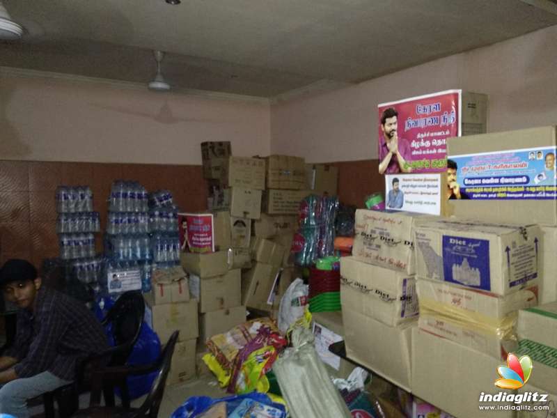 Thalapathy Vijay fans massive help for Kerala Flood victims