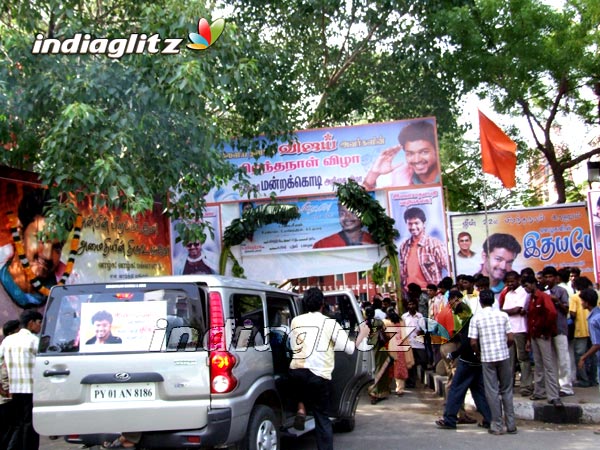 Vijay's Unveils Fan Club Flag