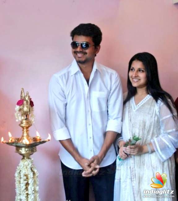 Thalapathy Vijay-Sangeetha 19th Wedding Anniversary Album