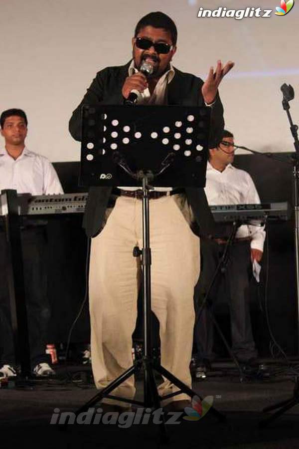 Vijay - Puneet Unveil 'Mugamoodi' Audio