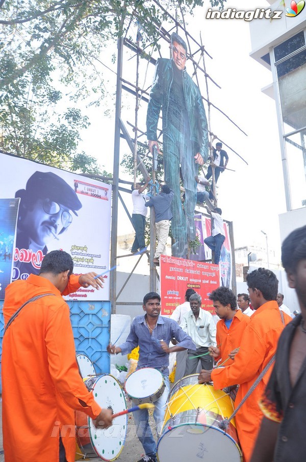 Fans Celebrate 'Vishwaroopam' Success
