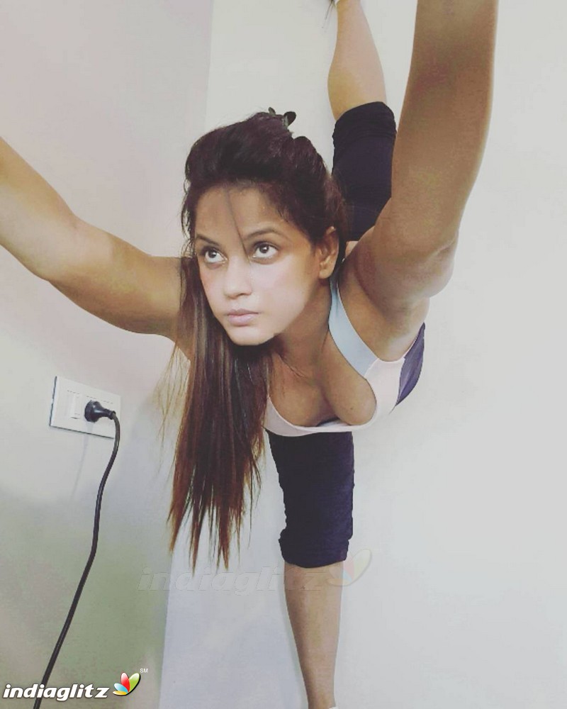 'Yoga Day' Special - Hot-Fit Stars doing Yoga