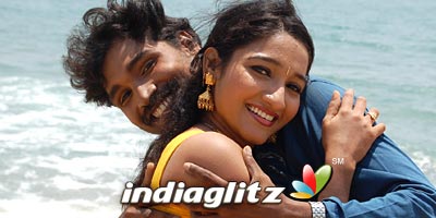 Vizhiyile Malarnthathu Review
