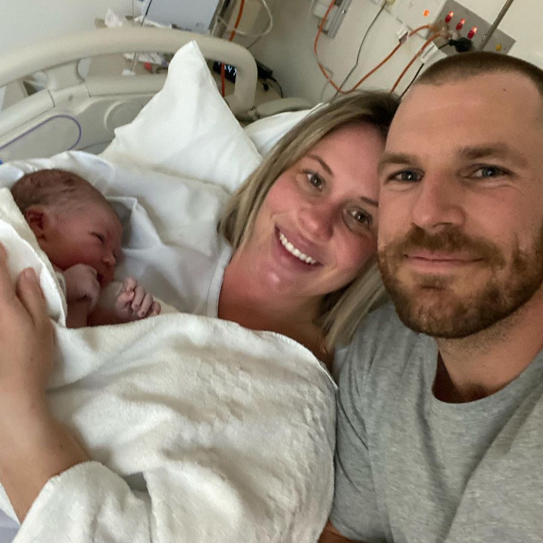 Australian captain Aaron Finch welcomes first child with wife Amy; Shares  picture and reveals name - Tamil News - IndiaGlitz.com