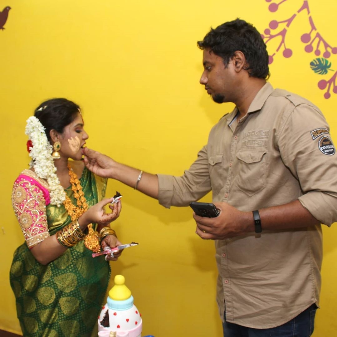 Baby Shower Function Held For Actress Hema Of Pandian Stores Fame News Indiaglitz Com Hema is one of the most popular character actressesin tollywood comedian and character artist who has acted in more than 250 films. actress hema of pandian stores fame