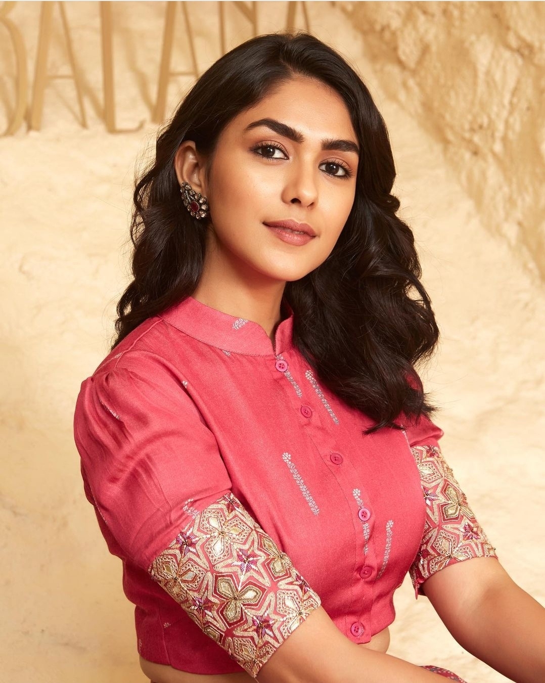Mrunal Thakur opens up about starring in two sports dramas - Bollywood News  - IndiaGlitz.com