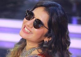 Priyanka Deshpande's surprise dance on the road video goes viral