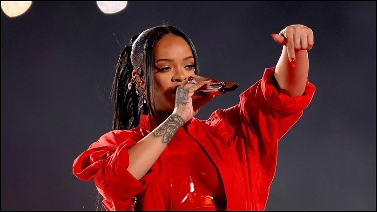 Pop superstar Rihanna lands in controversy for wearing a precious ring ...
