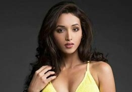 'KGF'/'Cobra' fame actress Srinidhi Shetty's old red hot photos suddenly go viral