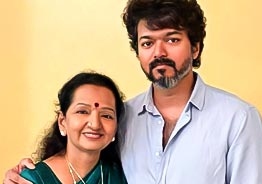 Wowww! An adorable pic of Thalapathy Vijay with his mother goes viral