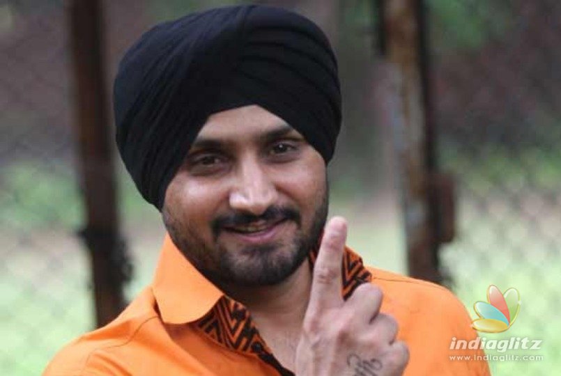 Harbhajan Singhs awesome love message to Tamil people in Tamil 