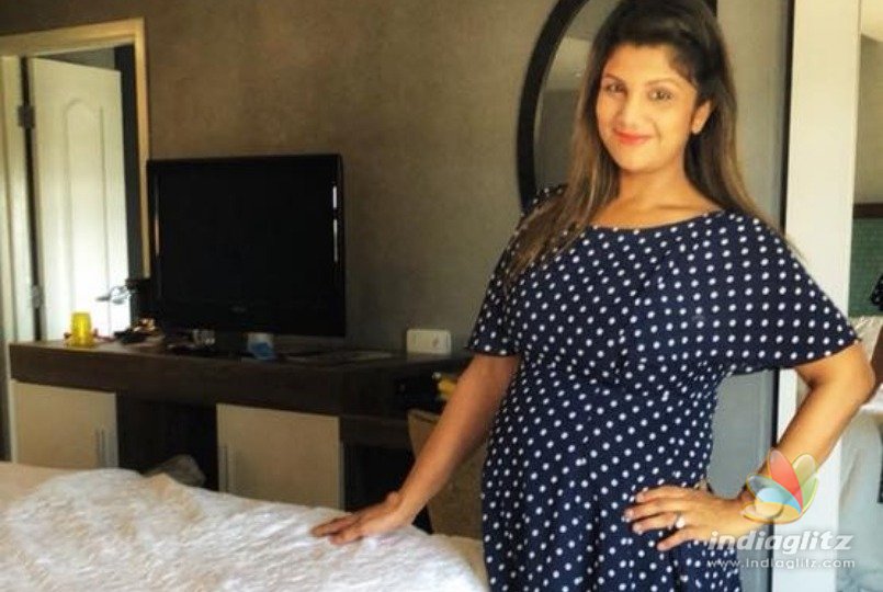 Actress Ramba confirms her pregnancy