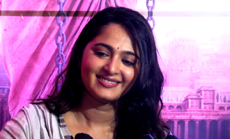 Anushka explains why she wants Rajinikanth to watch 'Baahubali' first