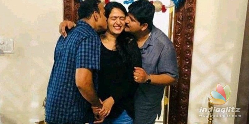 Anushka Getting Special Kisses From Brothers Rocks The Internet Tamil News Indiaglitz Com