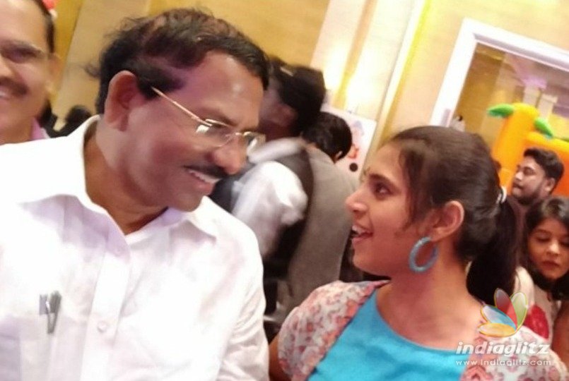 Kasthuri voluntarily releases photos with popular minister
