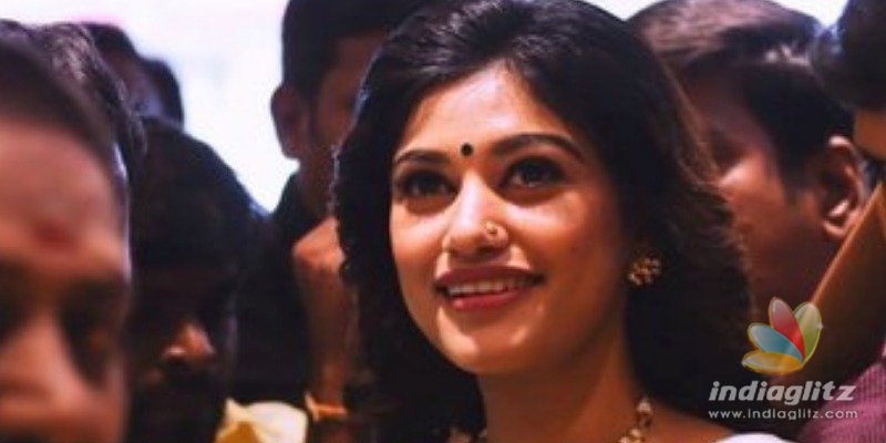 Oviya returns with stunning new  style