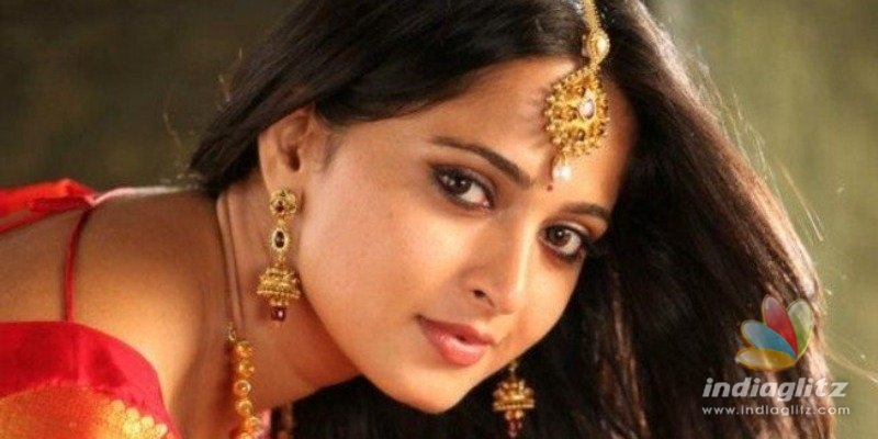 Anushka to marry a divorcee director?