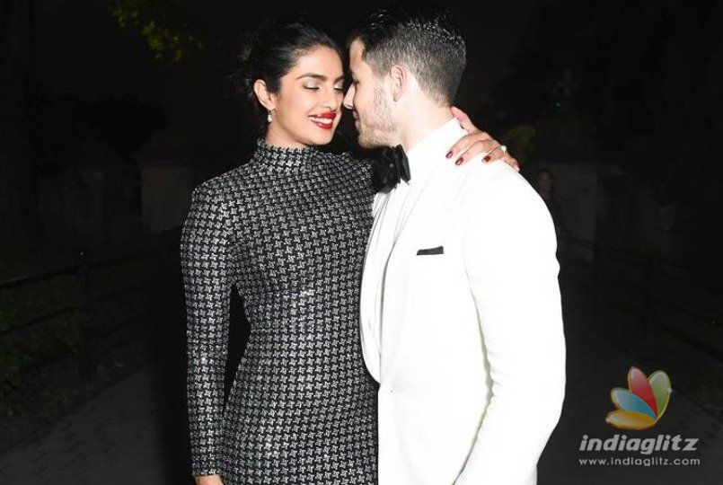 Priyanka Chopra and Nick Jonas steal 