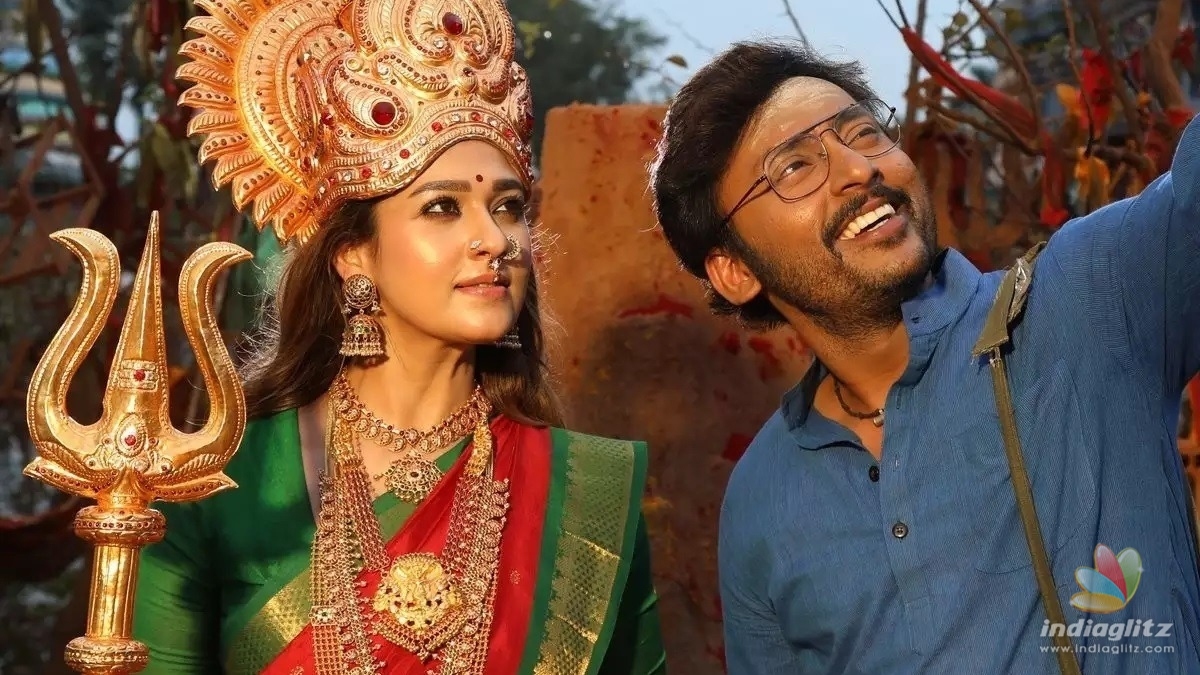 RJ Balaji to join forces with Trisha for an âAmmanâ themed movie? - Exciting title