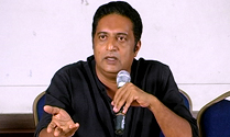 Prakash Raj refutes abusing a co-director