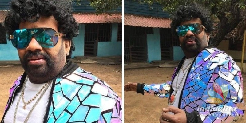 Actor Senthils new look photos turn viral!