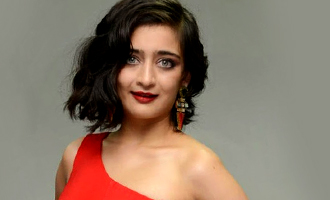 Akshara Haasan to team up with a star kid after 'Vivegam'