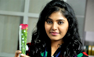 Anjali clarifies about S.J.Suryah birthday party