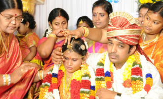 'Naalu Polisum Nalla Irundha Oorum' Producer Arumugakumar Wedding